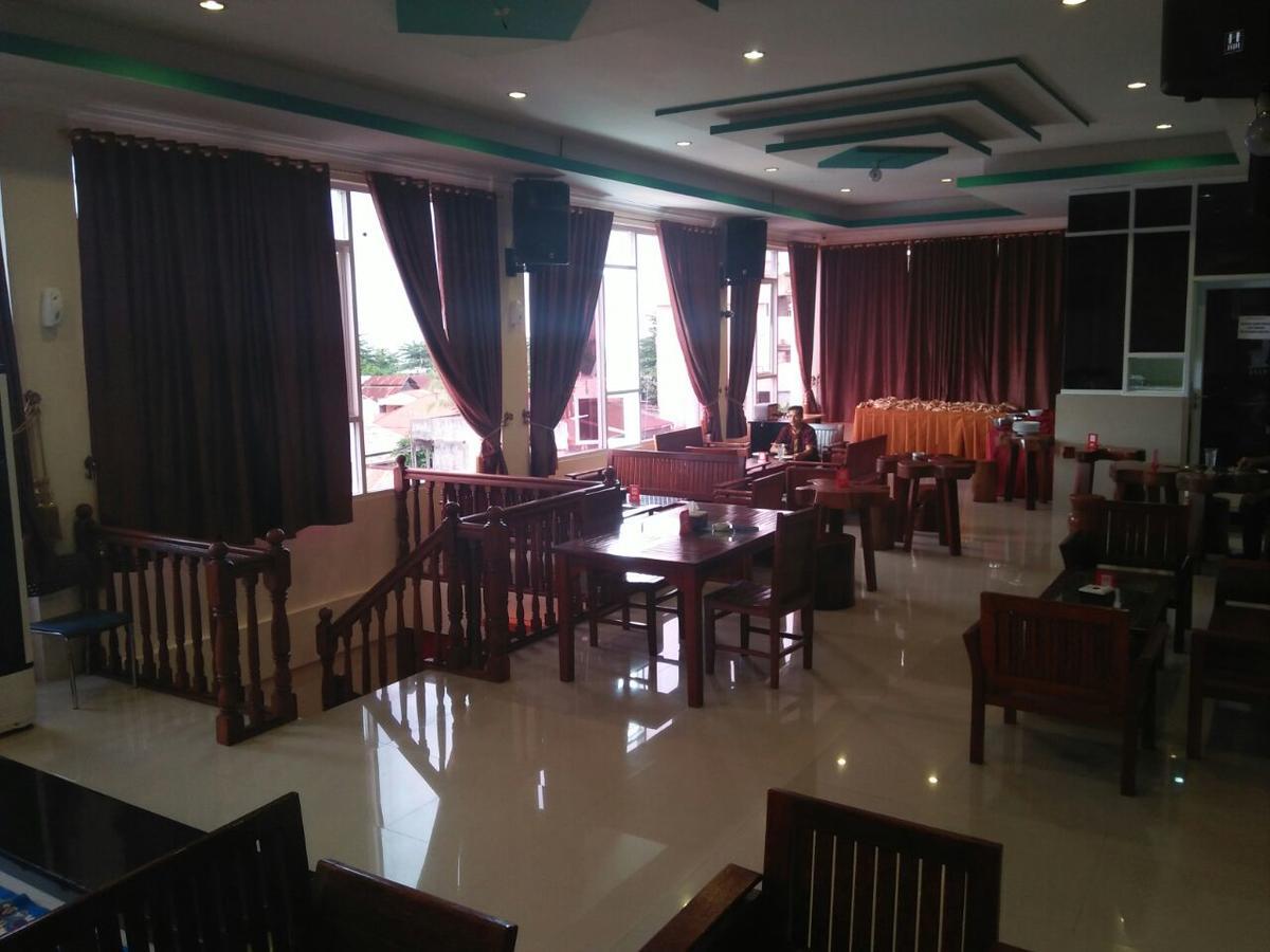 Benhur Hotel Padang  Exterior photo